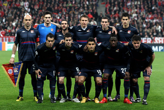 西媒：皇马继续推进内格雷拉案，计划向巴萨索要巨额赔偿（西媒：皇马持续推进内格雷拉案，拟向巴萨索取巨额赔偿）