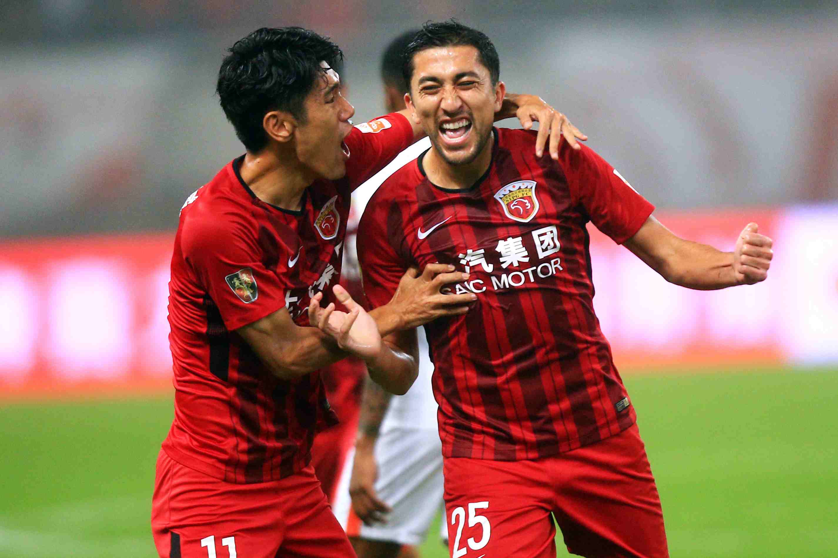 曾单赛季30球，紫百合名宿里加诺退役后重拾老本行当泥瓦匠（单季30球神射手到泥瓦匠：紫百合名宿里加诺退役后重返旧业）