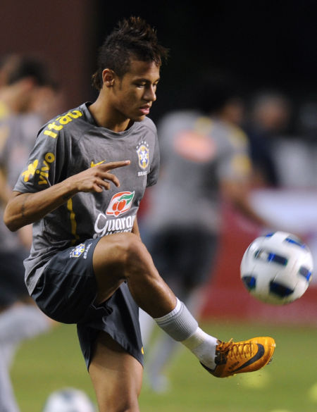 要不然五大联赛集体给非洲足协转账吧，这非洲杯时间太折磨了（非洲杯赛期太折磨，五大联赛要不要集体给非洲足协打钱？）