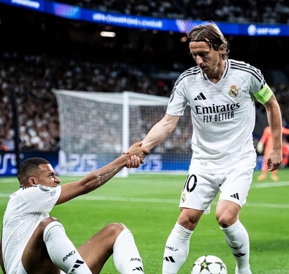 意媒：多夫比克左股直肌腱受伤，预计将缺席大约4到6周的时间