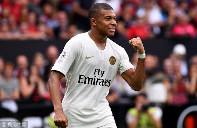 马克西：梅西就是足球史上的里程碑；格策那一脚依然难以释怀（马克西称梅西为足坛里程碑，坦言对格策那脚射门仍难释怀）