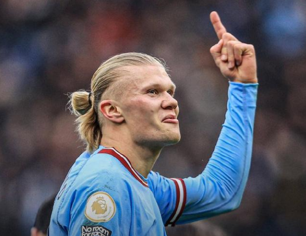 意媒：曼联只想纯租借梅努，球员本人愿意以此方式前往意甲（意媒：曼联只接受租借放行梅努，球员愿以租借身份赴意甲）