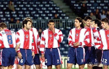 拜仁官方：格纳布里因膝盖不适，缺席本轮德甲拜仁对阵弗赖堡（拜仁通报：格纳布里膝部不适，将无缘本轮对阵弗赖堡的德甲比赛）