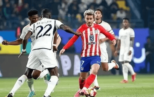 亚精英赛战报：穆希卡戴帽+补时2球，萨德4-2迪拜国民（亚精英赛：穆希卡帽子戏法补时双响，萨德4-2击退迪拜国民）